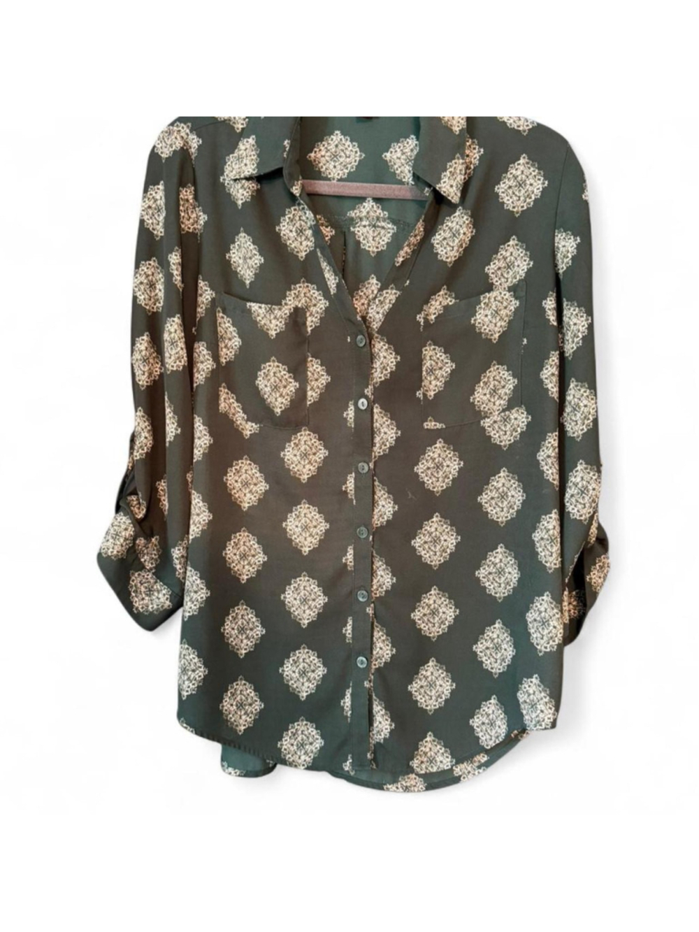 Green and cream patterned button-up blouse #boho #cottagecore